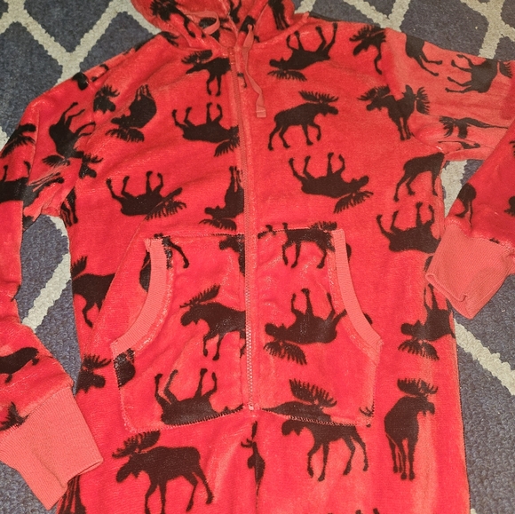 Adult onesie jammies - Picture 4 of 4